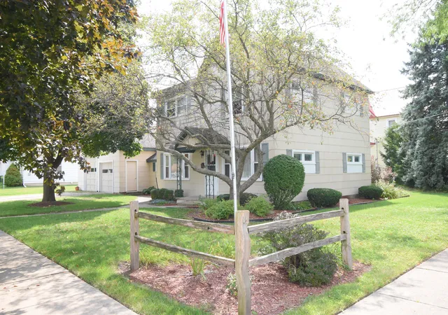 Photo 2 of Sale Pending at 401 E Angelica St, Rensselaer, IN 47978 | MLS# 844601 | Listing updated on 2026-09-02