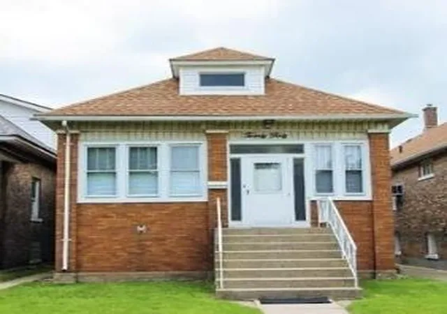Photo 1 of Single family home for sale at 2040 Lincoln Ave, Whiting, IN 46394 | MLS# 844606 | Listing updated on 2026-08-31