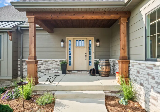 Photo 3 of Sale Pending at 470 Stonebridge Pkwy, Valparaiso, IN 46383 | MLS# 844649 | Listing updated on 2026-09-03