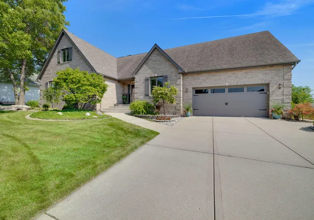 Photo 1 of Sale Pending at 9201 Schillton Dr, Saint John, IN 46373 | MLS# 844740 | Listing updated on 2026-09-06