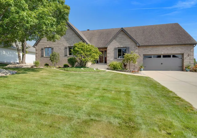 Photo 3 of Sale Pending at 9201 Schillton Dr, Saint John, IN 46373 | MLS# 844740 | Listing updated on 2026-09-06