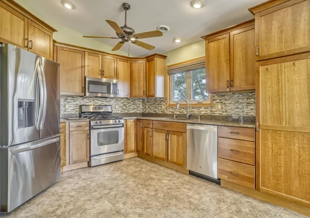 Photo 4 of Townhouse for sale at 9881 Hart St, Saint John, IN 46373 | MLS# 844645 | Listing updated on 2026-09-01
