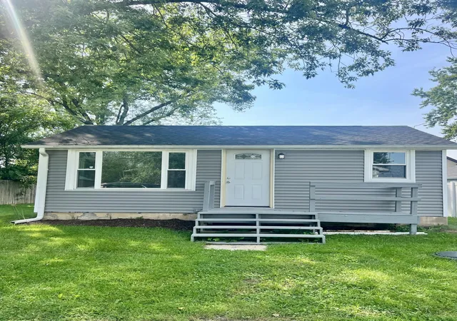 Photo 1 of Single family home for sale at 4 Kenworthy St, Valparaiso, IN 46385 | MLS# 844652 | Listing updated on 2026-09-02