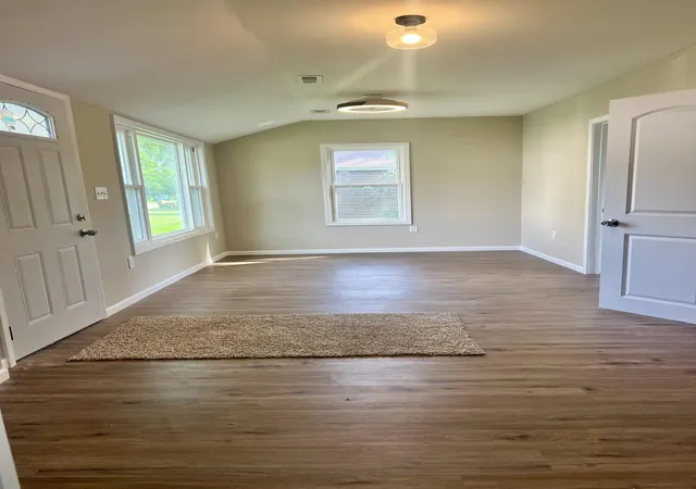 Photo 2 of Single family home for sale at 4 Kenworthy St, Valparaiso, IN 46385 | MLS# 844652 | Listing updated on 2026-09-02