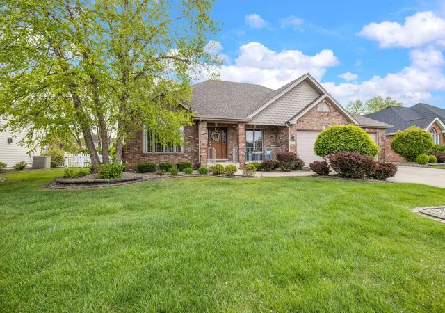 Photo 1 of Single family home for sale at 108 Exeter Rd, Munster, IN 46321 | MLS# 844748 | Listing updated on 2026-09-03