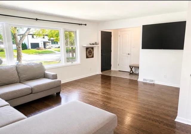 Photo 4 of Single family home for sale at 8124 Monroe Ave, Munster, IN 46321 | MLS# 844749 | Listing updated on 2026-09-20