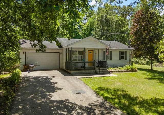 Photo 2 of Sale Pending at 165 W 890 North, Wheatfield, IN 46392 | MLS# 844667 | Listing updated on 2026-09-30