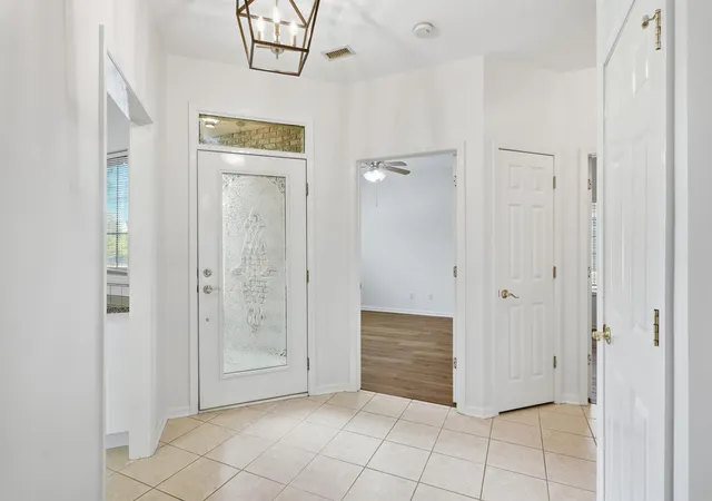 Photo 3 of Single family home for sale at 10513 Ontario Dr, Crown Point, IN 46307 | MLS# 844819 | Listing updated on 2026-09-17