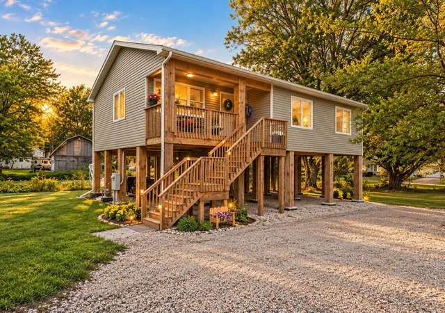 Photo 1 of Single family home for sale at 44 W Vick Tree Ln, Hebron, IN 46341 | MLS# 845526 | Listing updated on 2026-09-19