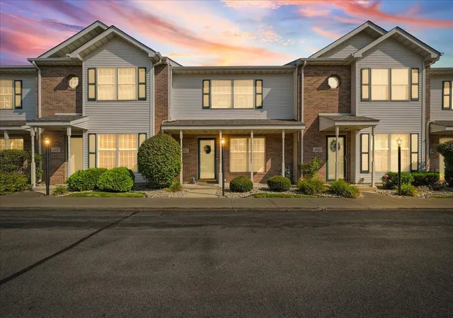 Photo 1 of Townhouse for sale at 1812 Cottonwood Ct, Crown Point, IN 46307 | MLS# 844681 | Listing updated on 2026-10-07