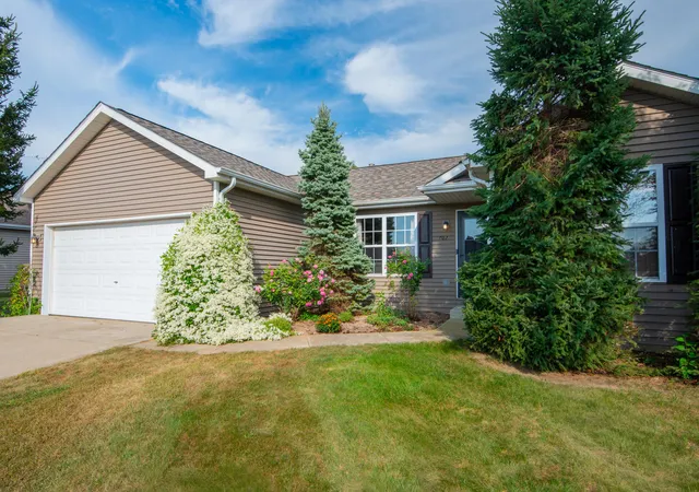 Photo 3 of Single family home for sale at 702 Luke Dr, Westville, IN 46391 | MLS# 845064 | Listing updated on 2026-09-18
