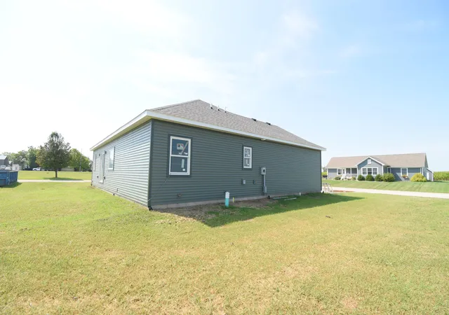 Photo 3 of Single family home for sale at 601 N Beckmon St, Remington, IN 47977 | MLS# 844716 | Listing updated on 2026-09-04