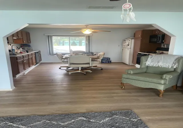 Photo 3 of Sale Pending at 7707 Lake Shore Dr, Cedar Lake, IN 46303 | MLS# 844813 | Listing updated on 2026-09-08