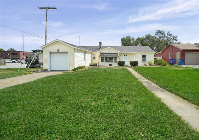 Photo 2 of Sale Pending at 142 S Indiana Ave, Crown Point, IN 46307 | MLS# 844820 | Listing updated on 2026-09-20