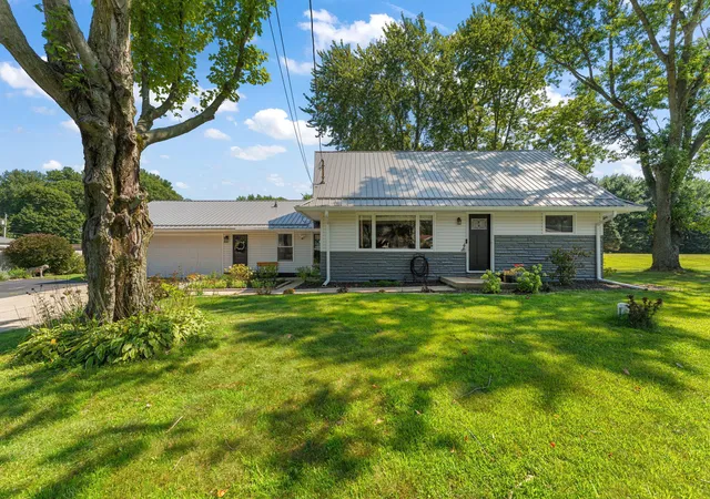 Photo 2 of Single family home for sale at 3288 W Small Ct, La Porte, IN 46350 | MLS# 844810 | Listing updated on 2026-10-27