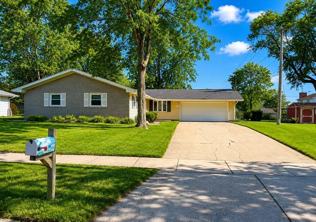 Photo 1 of Sale Pending at 111 Sherwood Dr, Crown Point, IN 46307 | MLS# 844708 | Listing updated on 2026-09-06