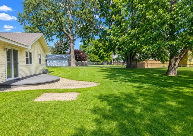 Photo 3 of Sale Pending at 111 Sherwood Dr, Crown Point, IN 46307 | MLS# 844708 | Listing updated on 2026-09-06