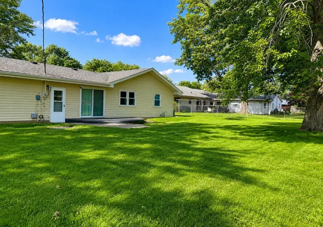 Photo 4 of Sale Pending at 111 Sherwood Dr, Crown Point, IN 46307 | MLS# 844708 | Listing updated on 2026-09-06