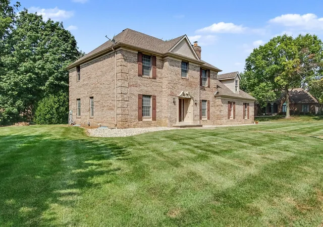 Photo 3 of Sale Pending at 3305 Greyfox Dr N, Valparaiso, IN 46383 | MLS# 844927 | Listing updated on 2026-09-15