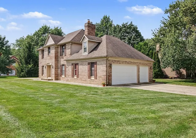 Photo 4 of Sale Pending at 3305 Greyfox Dr N, Valparaiso, IN 46383 | MLS# 844927 | Listing updated on 2026-09-15