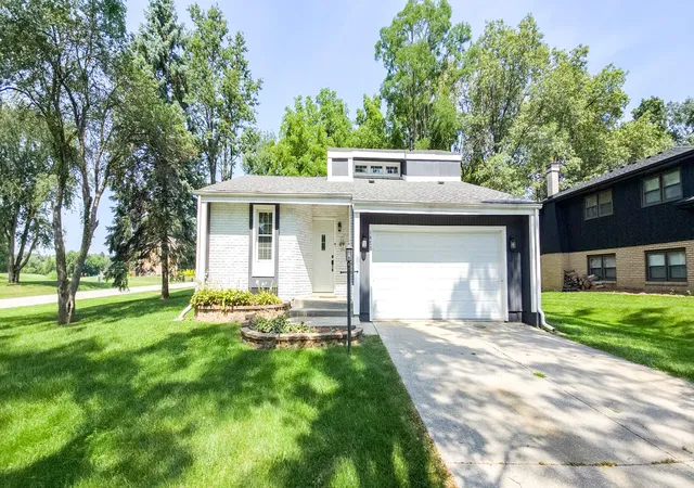 Photo 1 of Single family home for sale at 1473 Happy Valley Rd, Crown Point, IN 46307 | MLS# 844720 | Listing updated on 2026-10-04