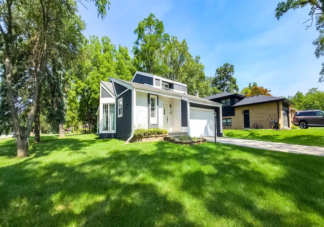 Photo 2 of Single family home for sale at 1473 Happy Valley Rd, Crown Point, IN 46307 | MLS# 844720 | Listing updated on 2026-10-04
