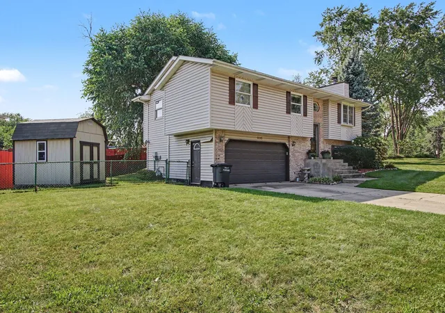 Photo 3 of Single family home for sale at 6515 Lakewood Ave, Portage, IN 46368 | MLS# 844817 | Listing updated on 2026-09-04