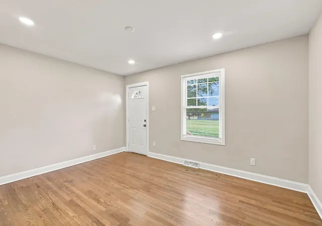 Photo 3 of Single family home for sale at 321 W 57th Avenue, Merrillville, IN 46410 | MLS# 844814 | Listing updated on 2026-09-04