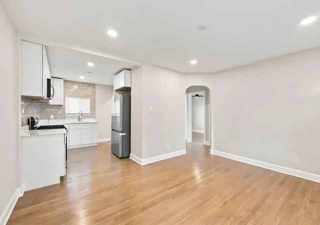 Photo 3 of Single family home for sale at 321 W 57th Avenue, Merrillville, IN 46410 | MLS# 844814 | Listing updated on 2026-09-04