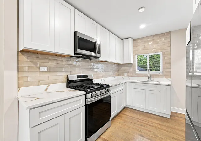 Photo 4 of Single family home for sale at 321 W 57th Avenue, Merrillville, IN 46410 | MLS# 844814 | Listing updated on 2026-09-04