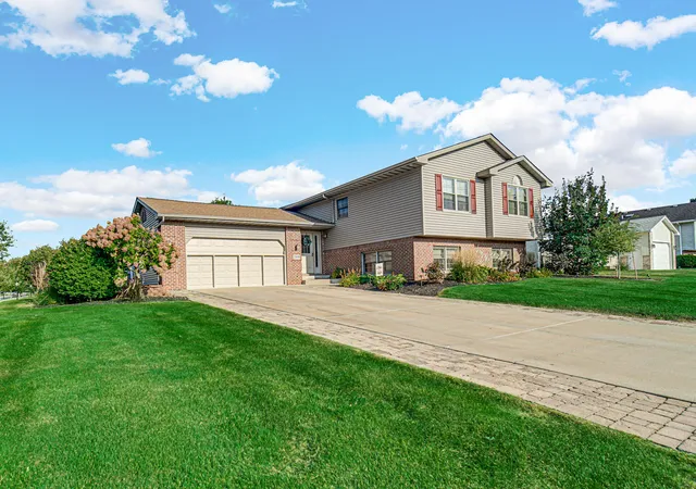 Photo 3 of Single family home for sale at 2993 Angelina St, Portage, IN 46368 | MLS# 844858 | Listing updated on 2026-09-08