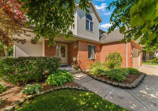 Photo 2 of Single family home for sale at 5371 72nd Avenue, Schererville, IN 46375 | MLS# 844761 | Listing updated on 2026-09-28
