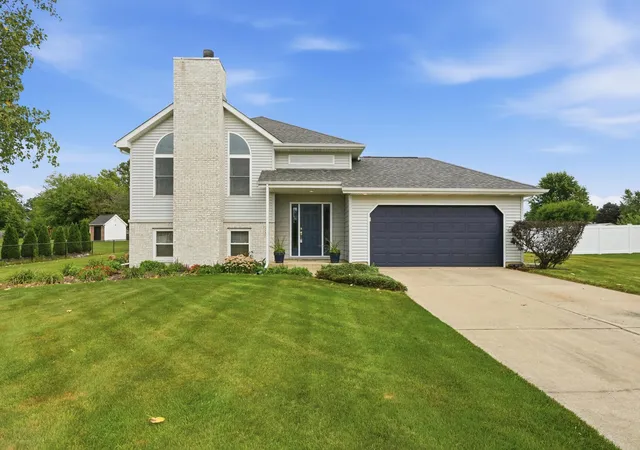 Photo 1 of Sale Pending at 565 Waterford Ln, Valparaiso, IN 46385 | MLS# 845264 | Listing updated on 2026-09-17