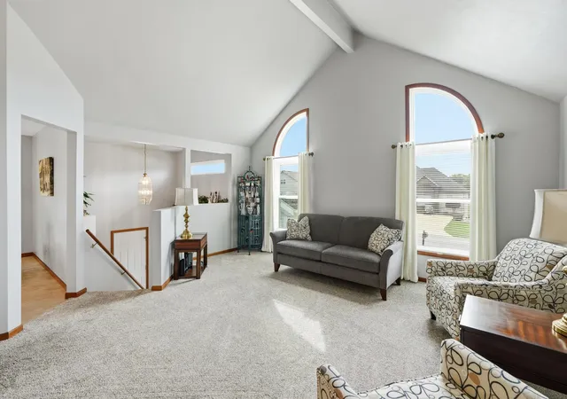 Photo 4 of Sale Pending at 565 Waterford Ln, Valparaiso, IN 46385 | MLS# 845264 | Listing updated on 2026-09-17