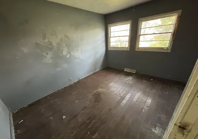 Photo 4 of Single family home for sale at 526 Tudor Rd, Kingsford Heights, IN 46346 | MLS# 844806 | Listing updated on 2026-09-04