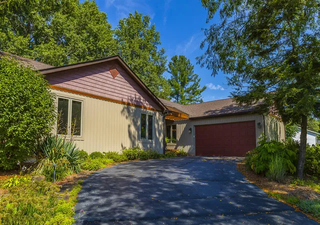 Photo 3 of Single family home for sale at 85 Tanglewood Trl, Valparaiso, IN 46385 | MLS# 844816 | Listing updated on 2026-09-25