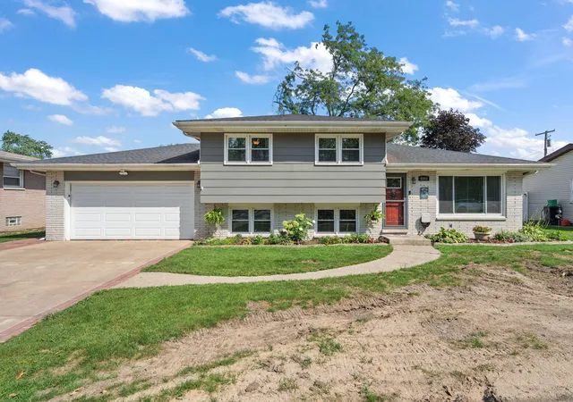 Photo 2 of Sale Pending at 6602 Portage Ave, Portage, IN 46368 | MLS# 844848 | Listing updated on 2026-09-14