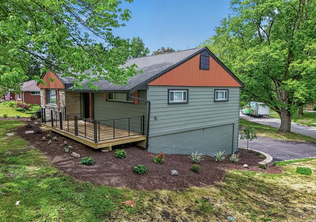 Photo 4 of Single family home for sale at 1404 Forest Park Ave, Valparaiso, IN 46385 | MLS# 844825 | Listing updated on 2026-09-13
