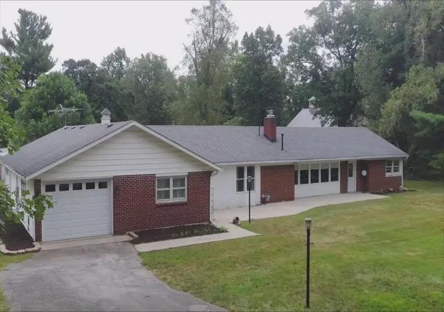 Photo 1 of Sale Pending at 828 15th Avenue Nw, De Motte, IN 46310 | MLS# 845150 | Listing updated on 2026-09-14