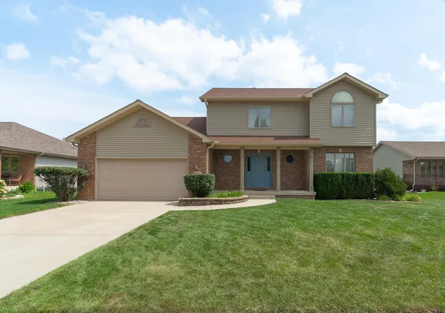 Photo 1 of Single family home for sale at 9395 Beall St, Dyer, IN 46311 | MLS# 844837 | Listing updated on 2026-10-03