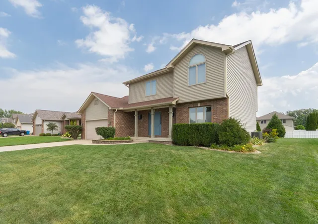 Photo 2 of Single family home for sale at 9395 Beall St, Dyer, IN 46311 | MLS# 844837 | Listing updated on 2026-10-03