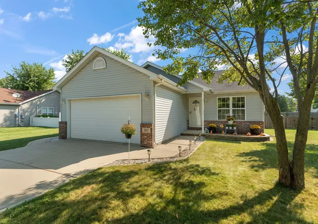 Photo 2 of Single family home for sale at 567 Chicory Ln, Valparaiso, IN 46385 | MLS# 844847 | Listing updated on 2026-09-04
