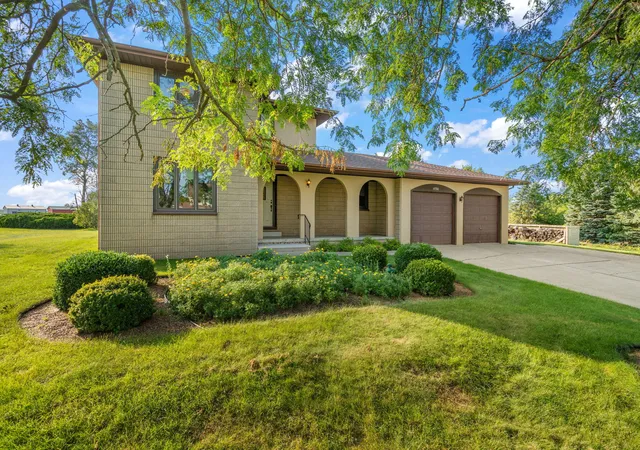 Photo 3 of Sale Pending at 11790 Linden St, Cedar Lake, IN 46303 | MLS# 844852 | Listing updated on 2026-09-24
