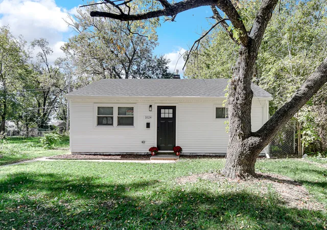 Photo 3 of Single family home for sale at 1024 Durbin St, Gary, IN 46406 | MLS# 846514 | Listing updated on 2026-10-08