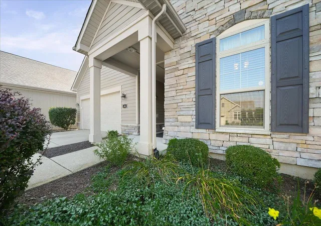 Photo 3 of Sale Pending at 2973 Indian Summer Cir, Valparaiso, IN 46385 | MLS# 845044 | Listing updated on 2026-09-13