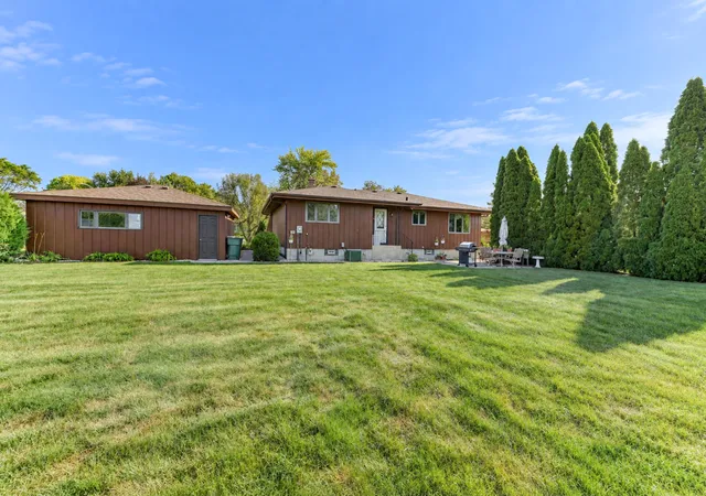 Photo 3 of Single family home for sale at 9500 Lilac Ln, Munster, IN 46321 | MLS# 844928 | Listing updated on 2026-09-07