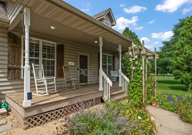 Photo 3 of Single family home for sale at 1207 Martinal Rd, Valparaiso, IN 46383 | MLS# 844917 | Listing updated on 2026-09-20