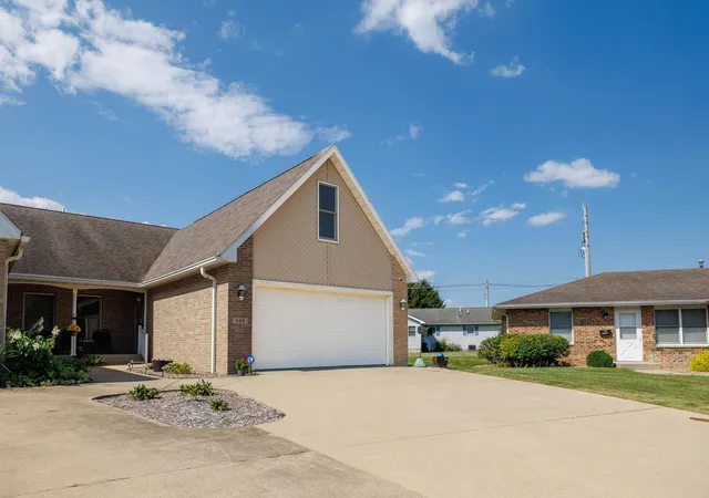 Photo 3 of Multi family home for sale at 436 S Kittery Dr, Rensselaer, IN 47978 | MLS# 844926 | Listing updated on 2026-09-25