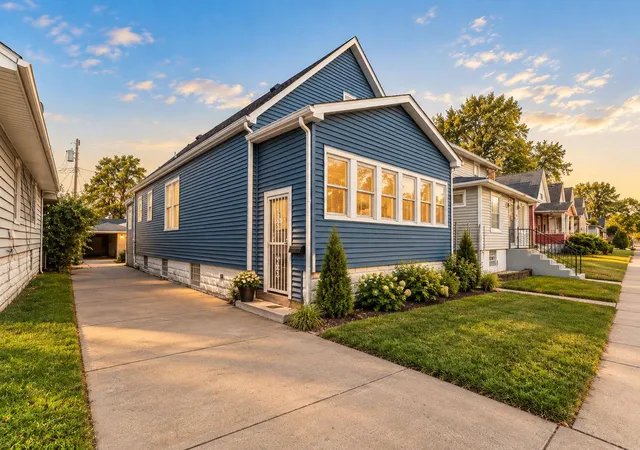 Single family home for sale at 4844 Pine Ave, Hammond, IN 46327 | MLS# 844941