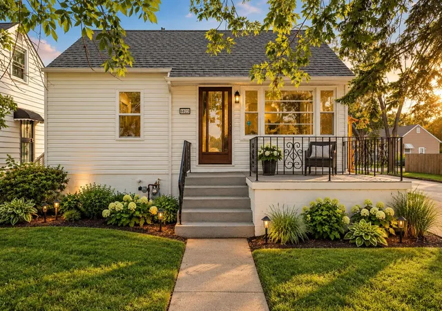 Photo 1 of Single family home for sale at 6823 Columbia Ave, Hammond, IN 46324 | MLS# 845019 | Listing updated on 2026-09-21